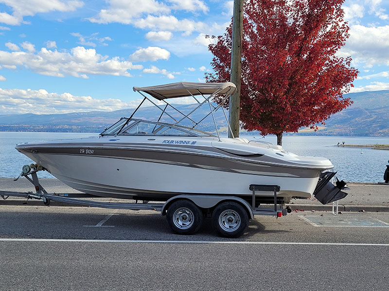 Boat for sale in Kelowna Four Winns H210