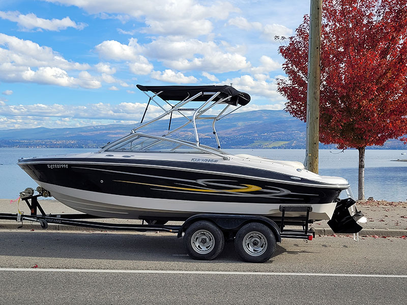 Boat for sale in Kelowna Four Winns H210