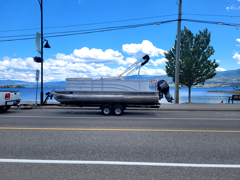Pontoon Boat for sale in Kelowna Harris